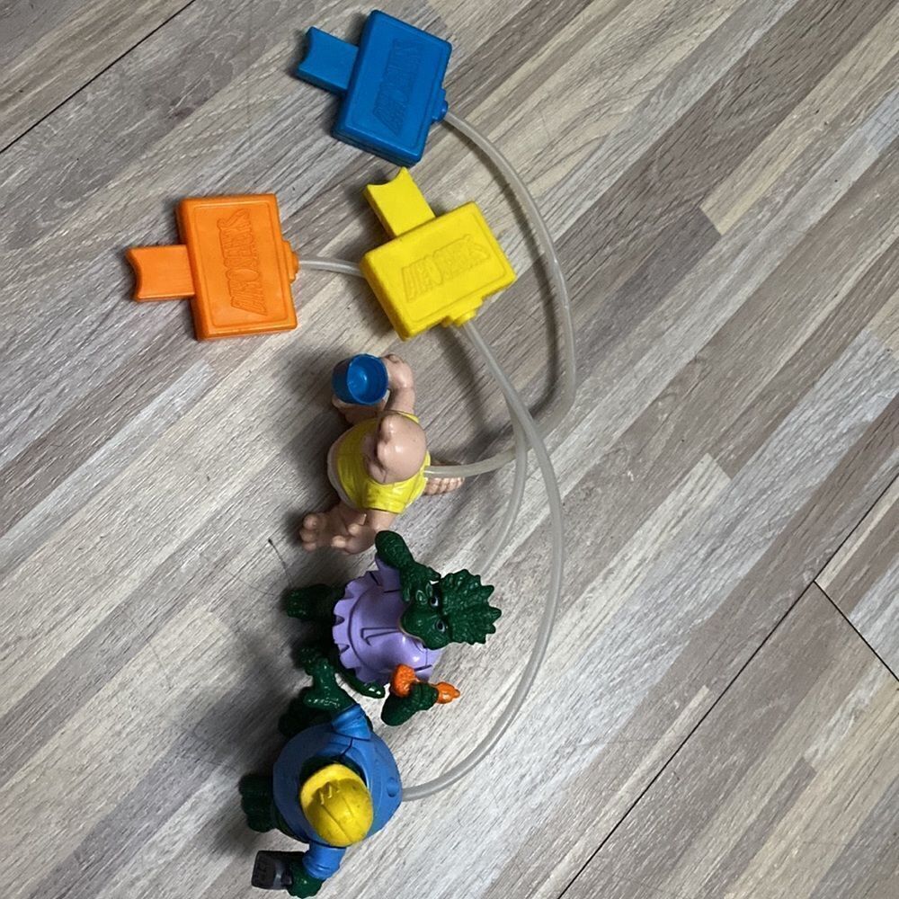 Disney 90s vintage Dinosaur cartoon figures air pump action McDonald’s toys - Picture 3 of 7